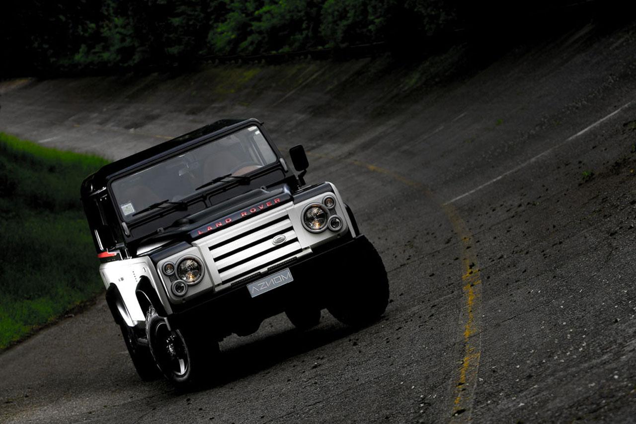 Aznom Land Rover Defender