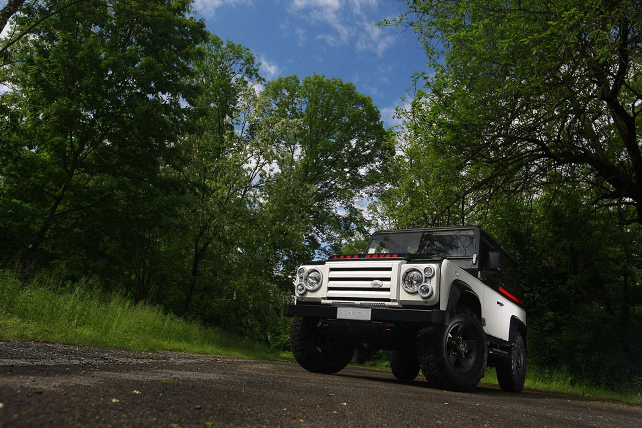 Aznom Land Rover Defender