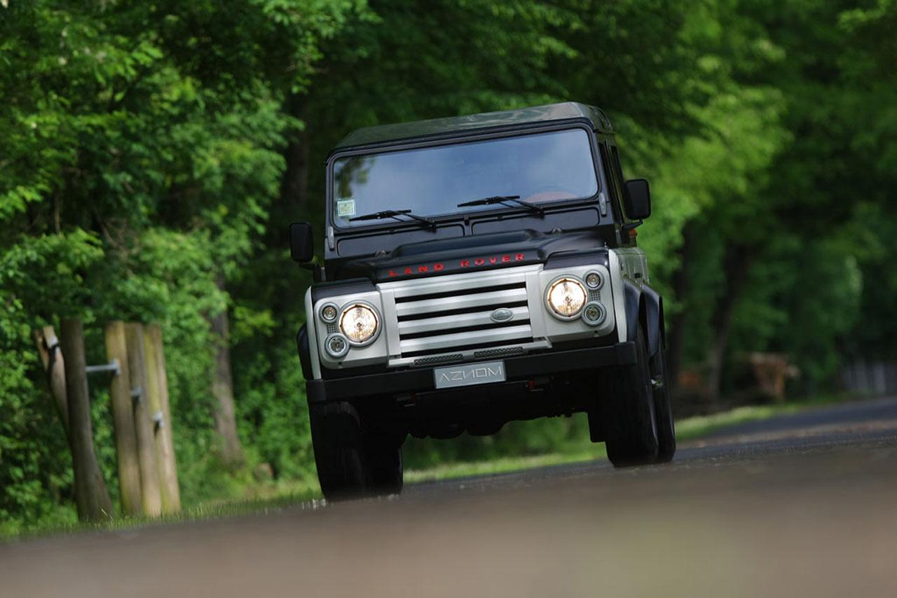 Aznom Land Rover Defender