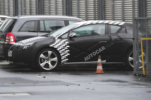 Opel Astra OPC 2011 (шпионски снимки)
