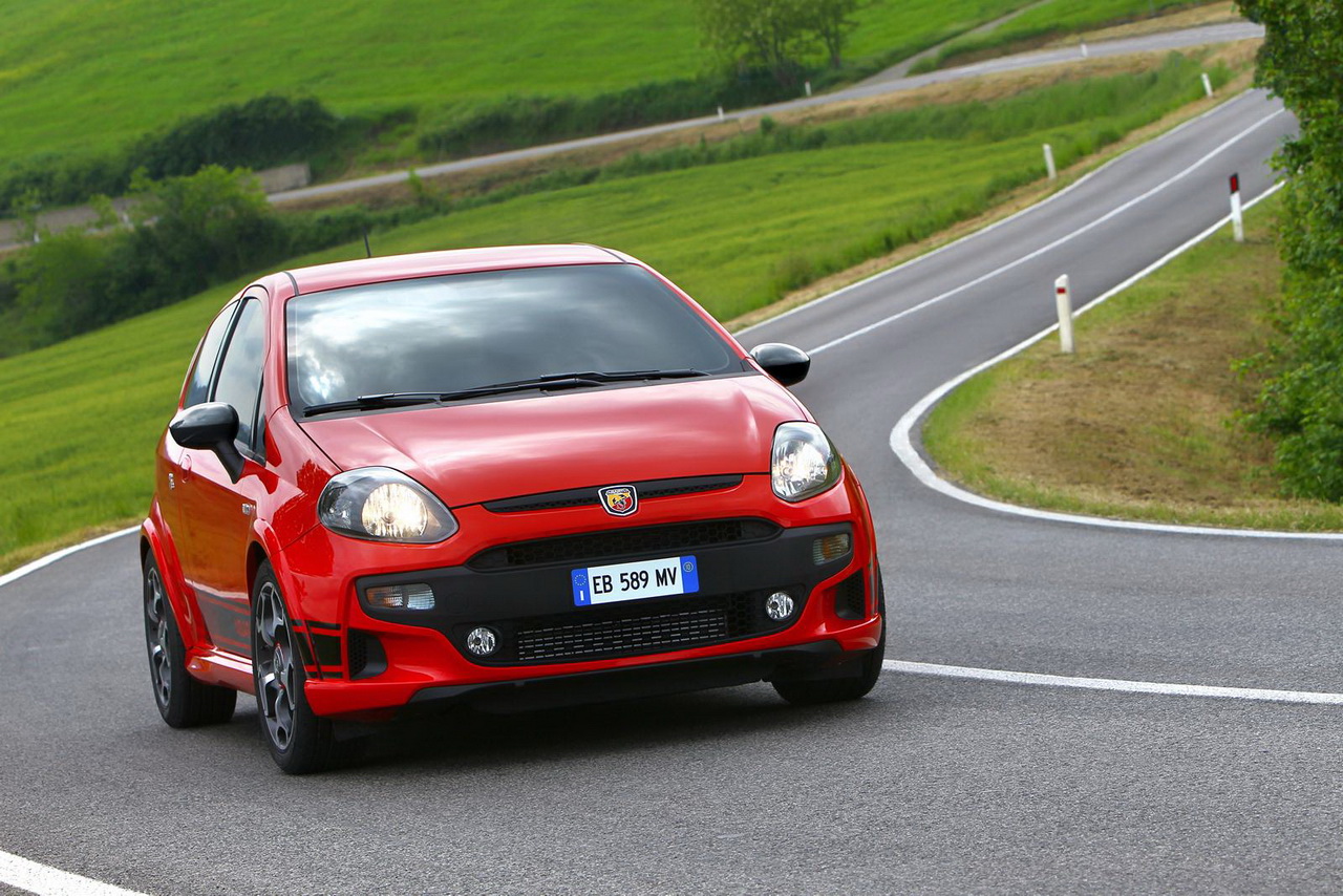 Fiat 500 C и Punto Evo Abarth (нови снимки)