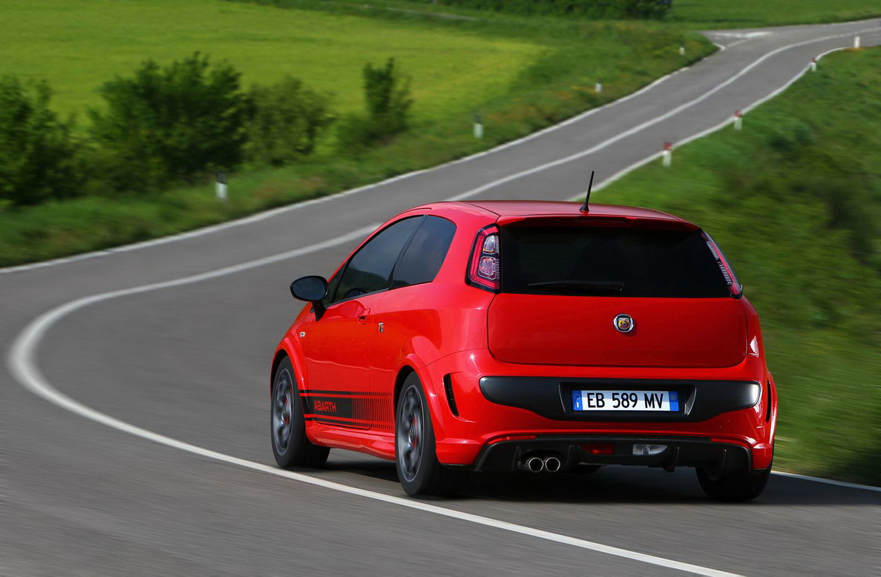 Fiat 500 C и Punto Evo Abarth (нови снимки)