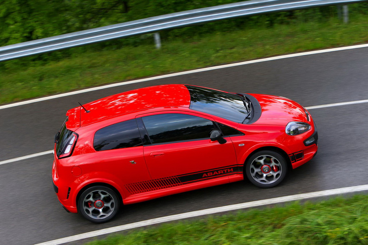 Fiat 500 C и Punto Evo Abarth (нови снимки)