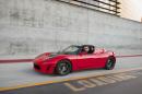 Tesla Roadster получи подобрения