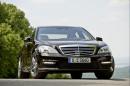 Mercedes S 63 AMG 2011 с новия V8 би-турбо двигател