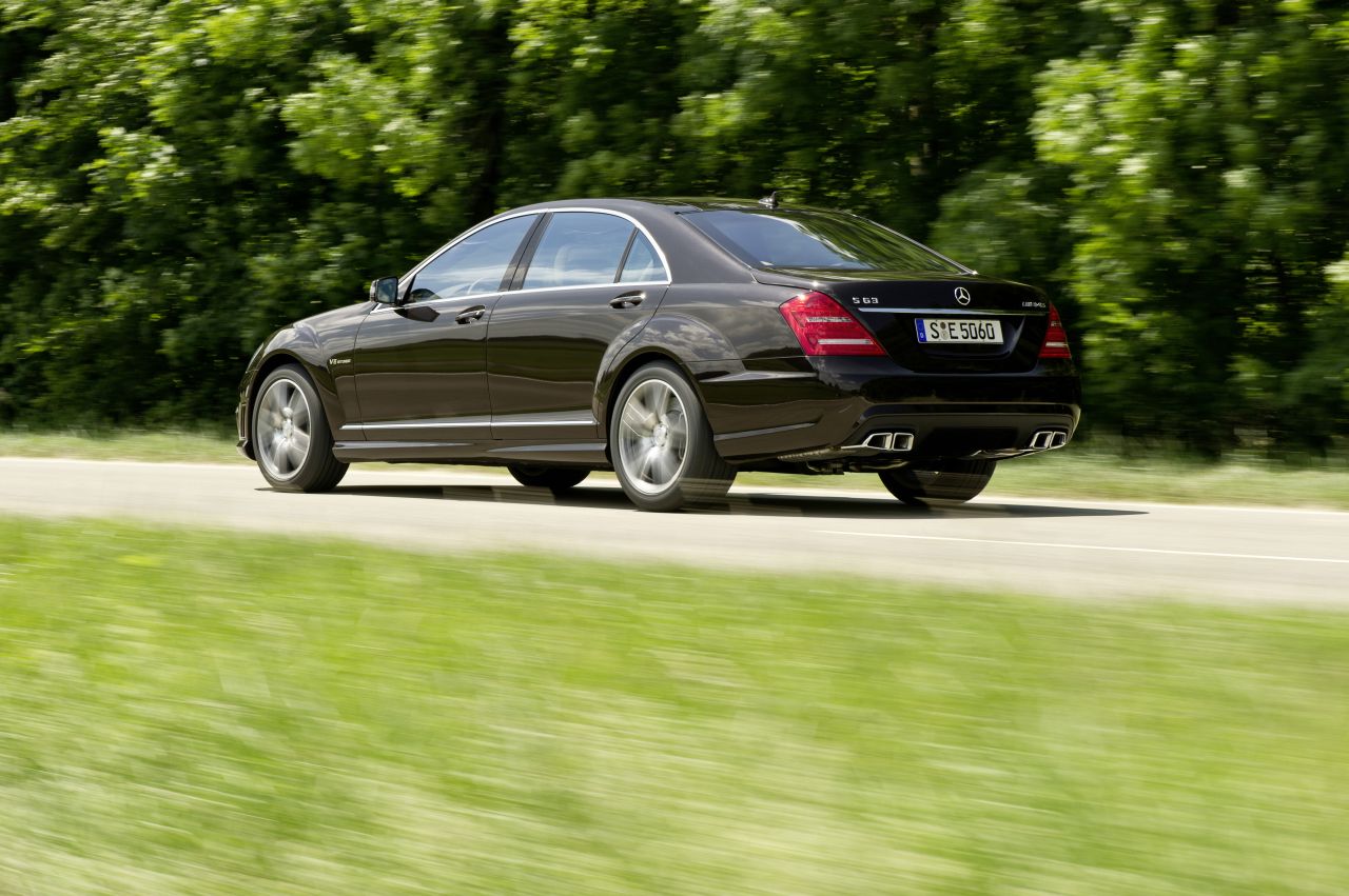 Mercedes S 63 AMG 2011