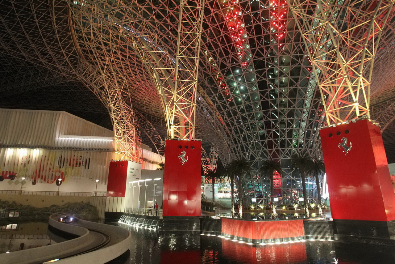 Ferrari World Abu Dhabi (откриване)