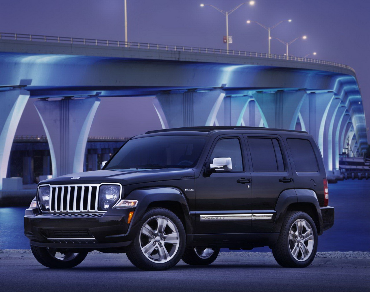 Jeep Grand Cherokee Overland Summit и Jeep Liberty Jet