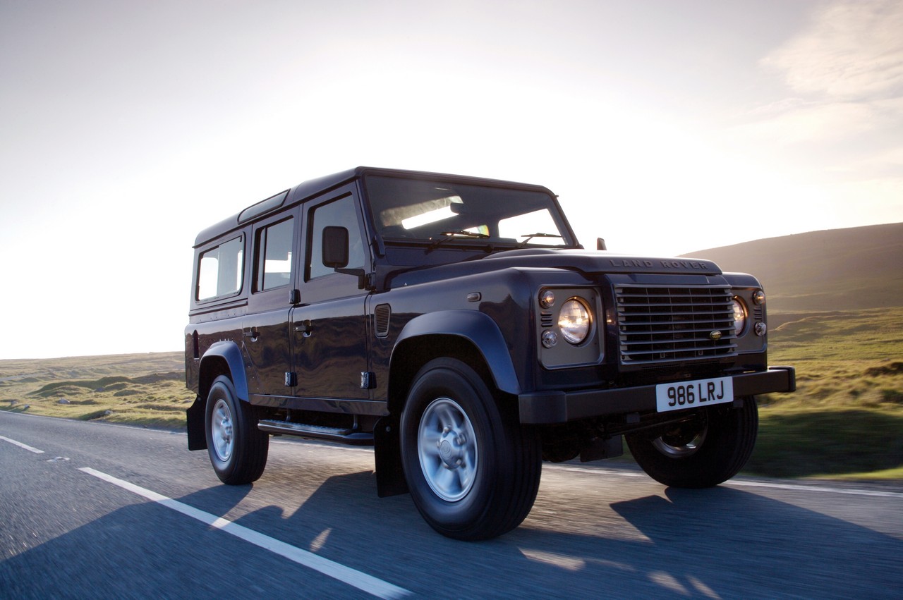 Land Rover Defender 2011