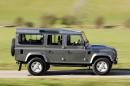 Land Rover Defender претърпя леки промени