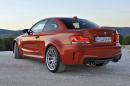 BMW 1-Series M Coupe се оказа голяма оса