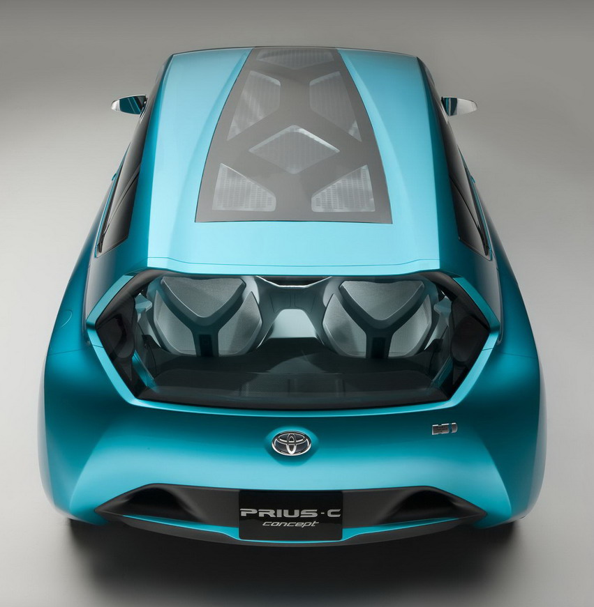 Toyota Prius c Concept и Prius v