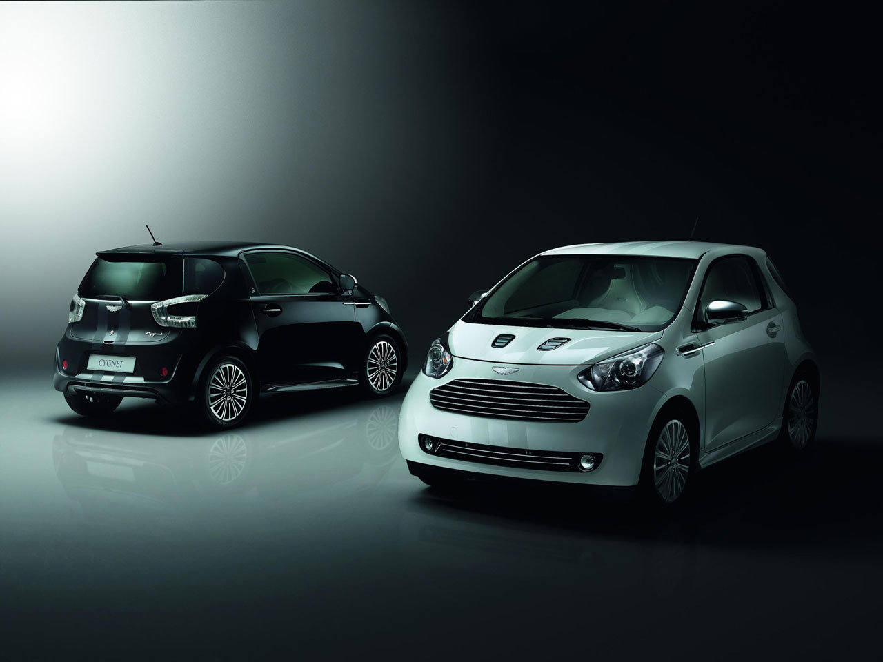 Aston Martin Cygnet White и Black Edition