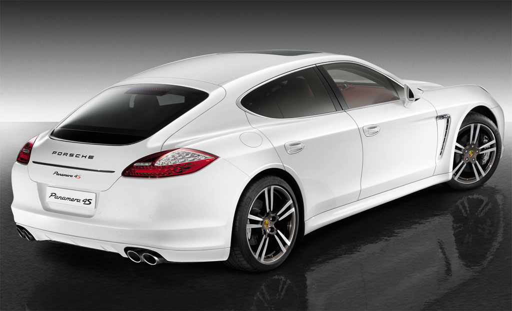 Porsche Panamera 4S Exclusive Middle East Edition