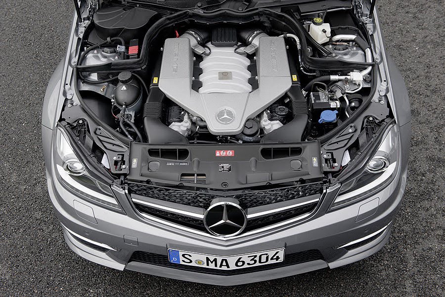 Mercedes C 63 AMG 2011