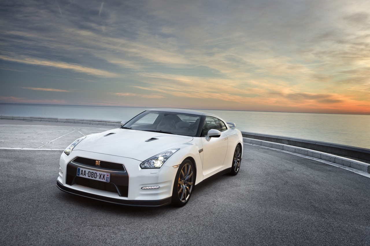 Nissan GT-R 2011 (нови снимки)