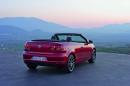 Volkswagen Golf Cabrio отново на фронта