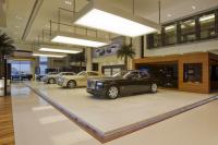 Rolls-Royce откри най-големия си шоурум в Абу Даби