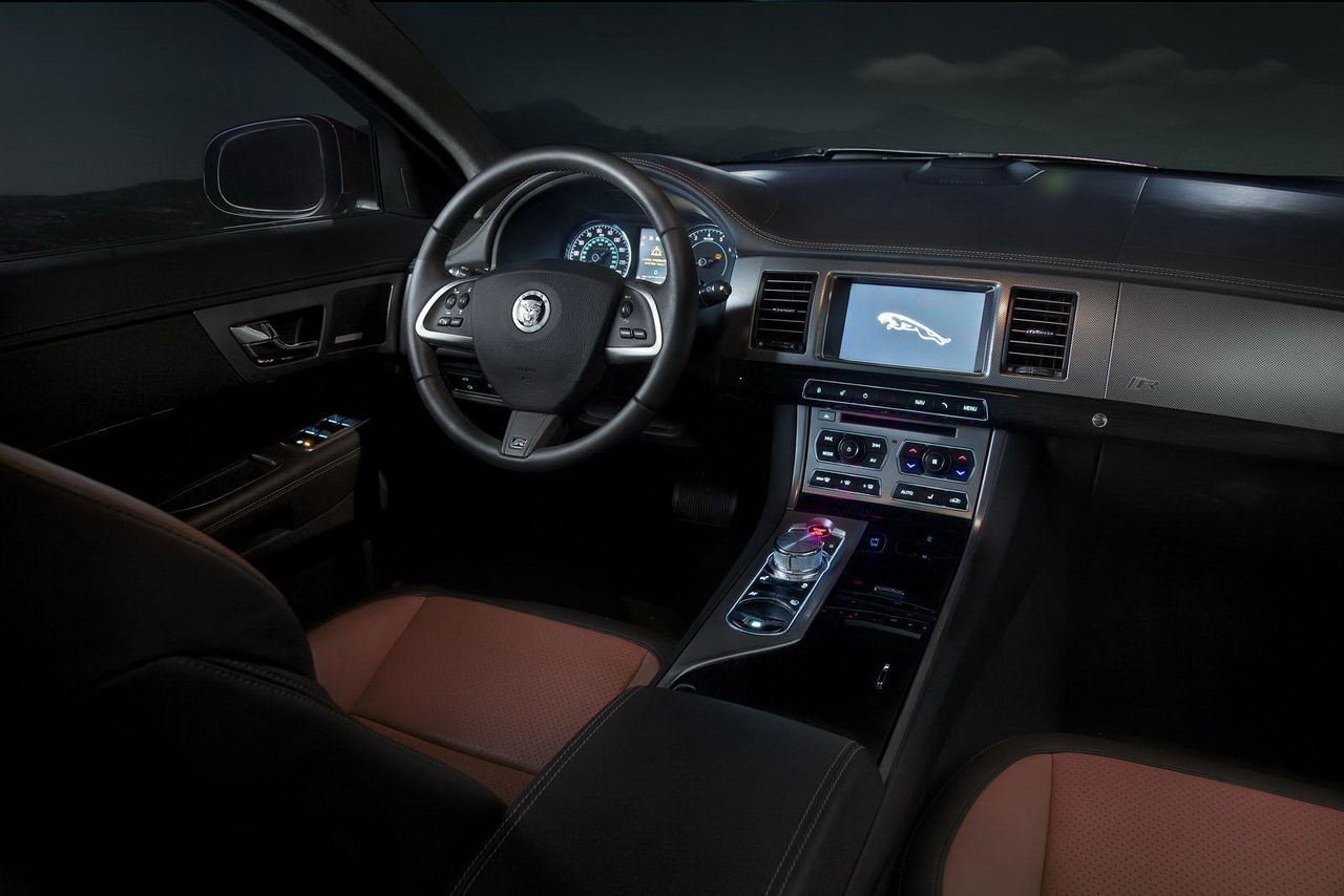 Jaguar XF 2012