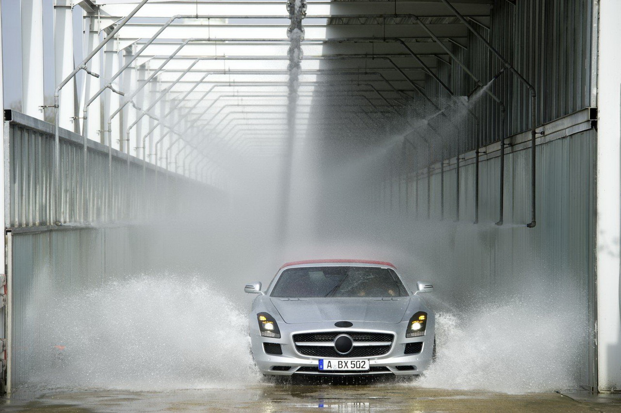 Mercedes SLS Roadster (първи снимки)