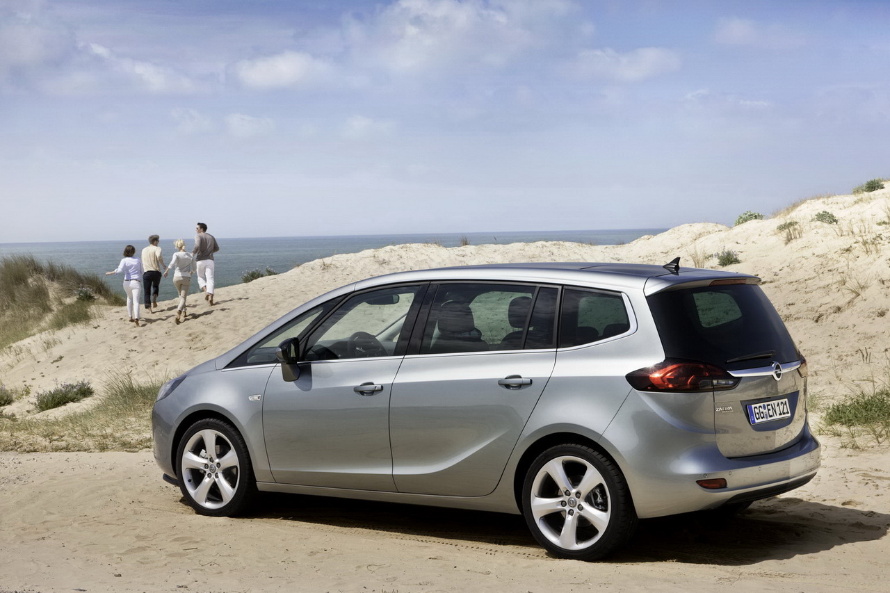 Opel Zafira Tourer 2012