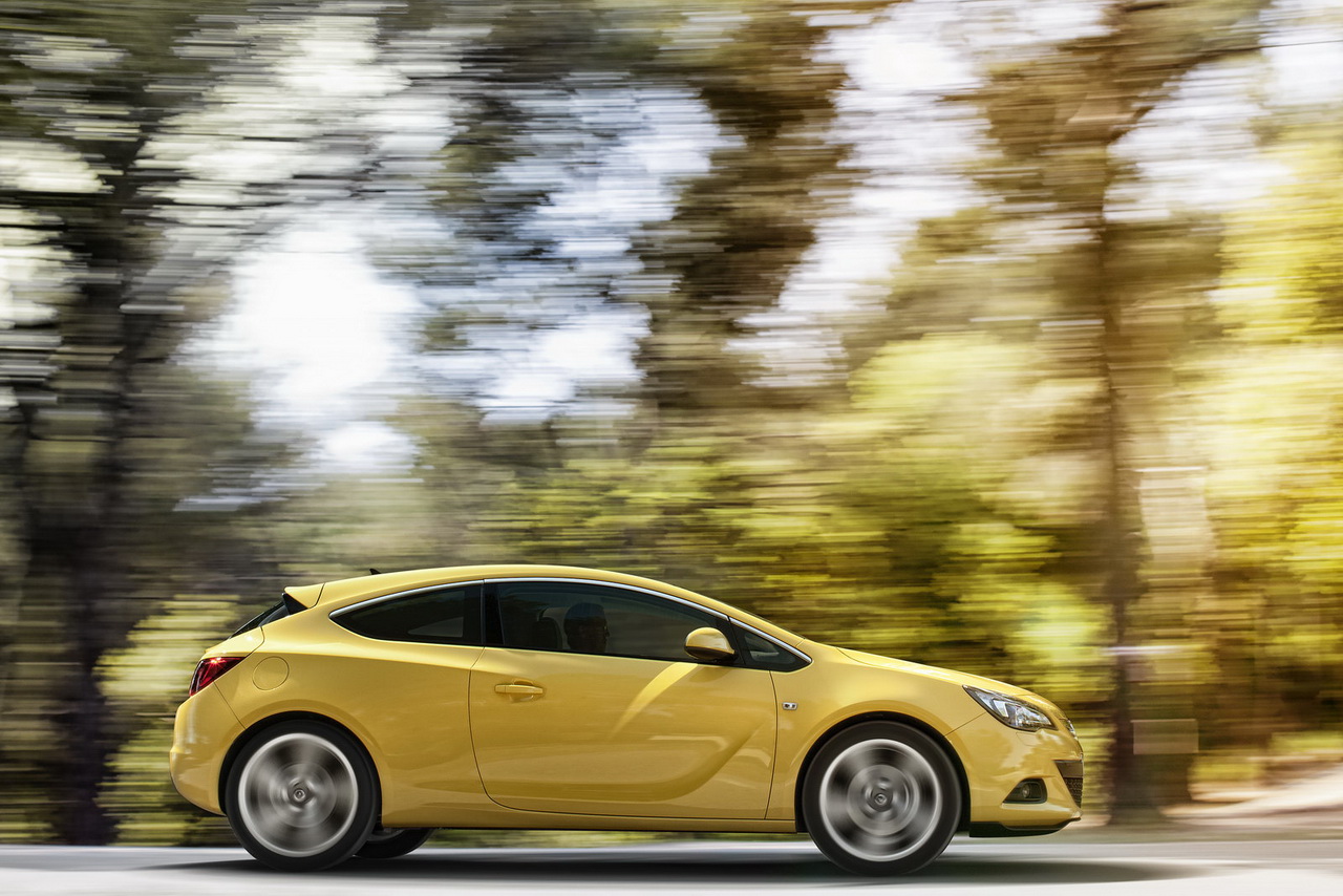 Opel Astra GTC 2012