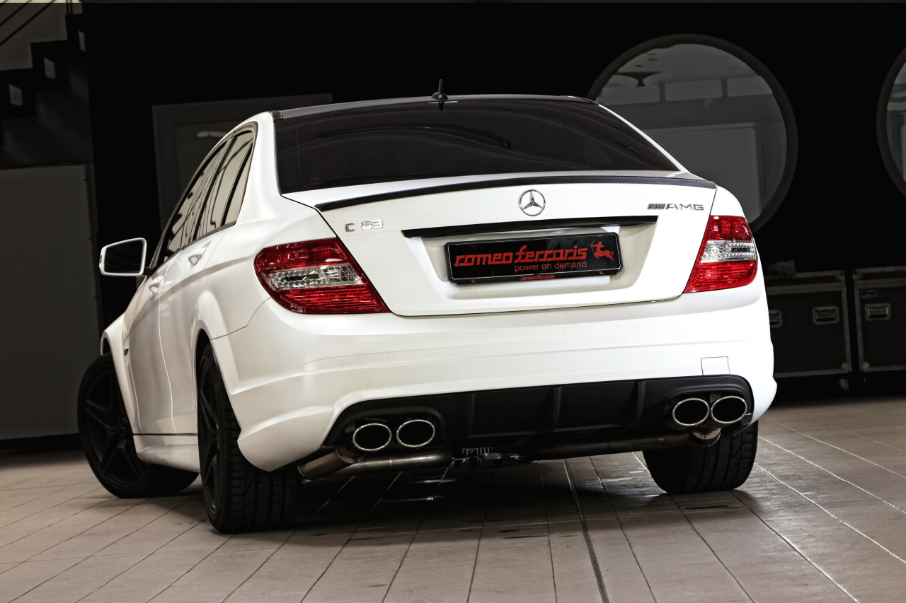 Mercedes C63 AMG WhiteStorm от Romeo Ferraris