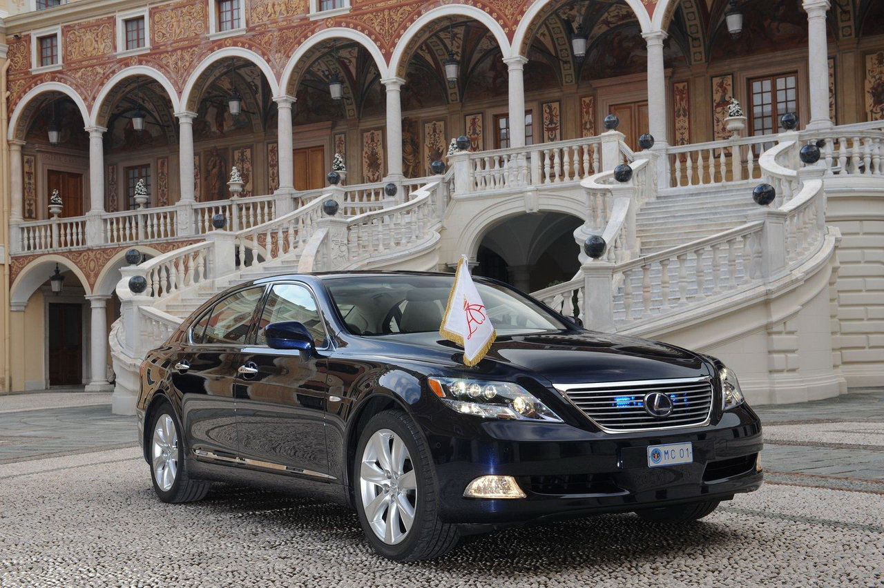 Lexus LS 600h L Landaulet