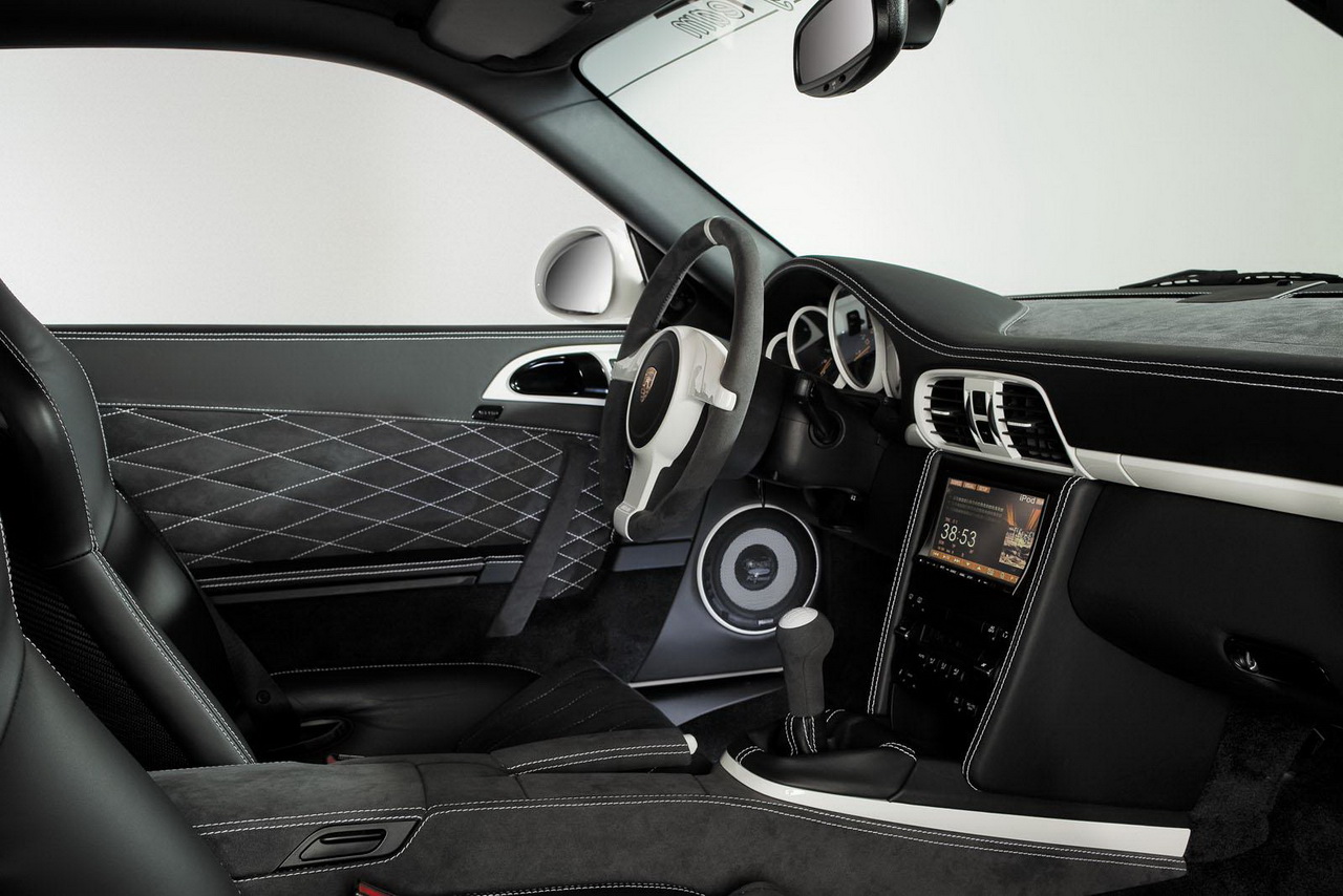 Porsche 911 GT3 Snowmobile от Magnat
