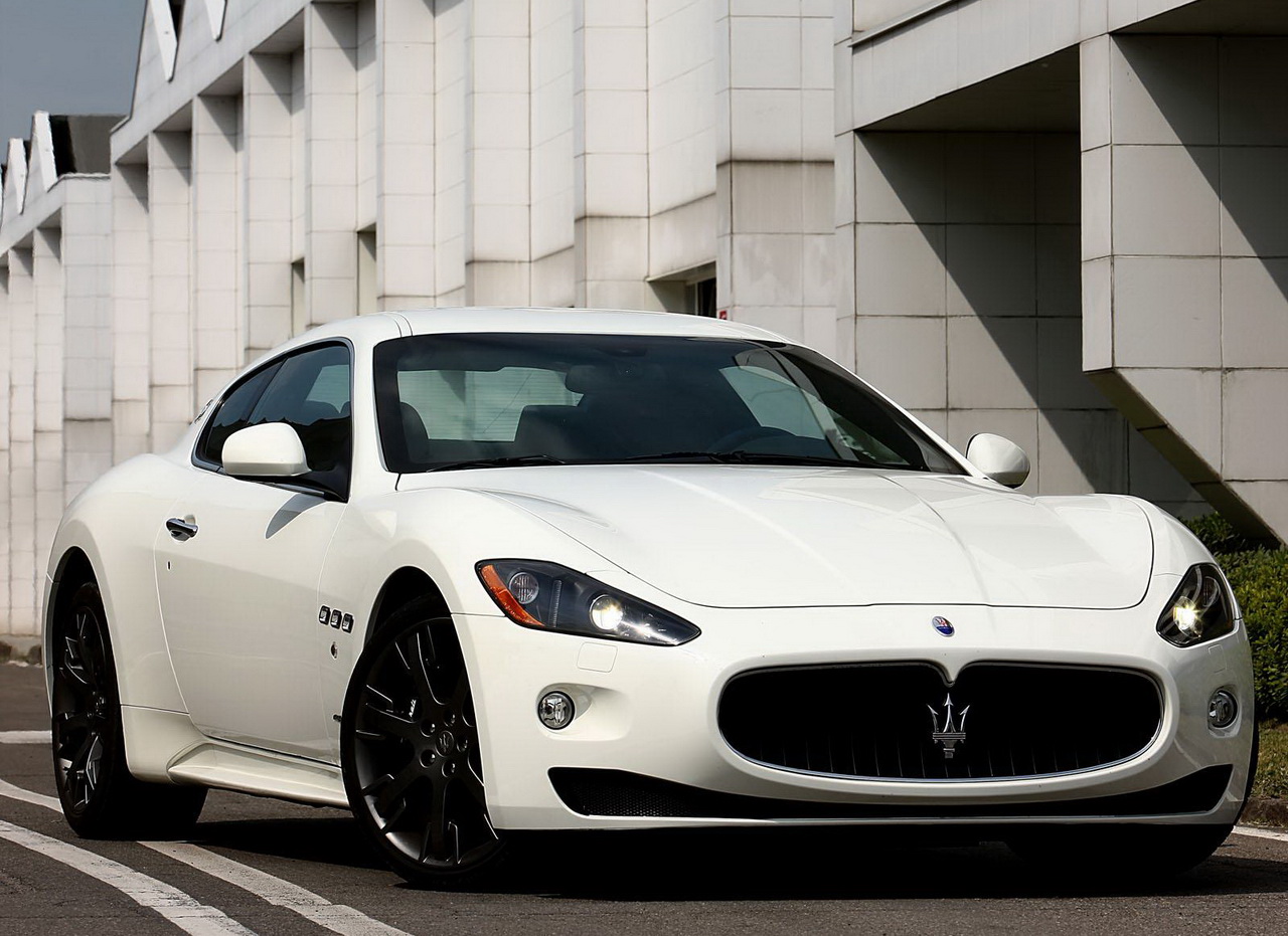 Maserati GranTurismo S Automatic със Sport Package