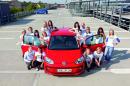 16 човека във Volkswagen Up!