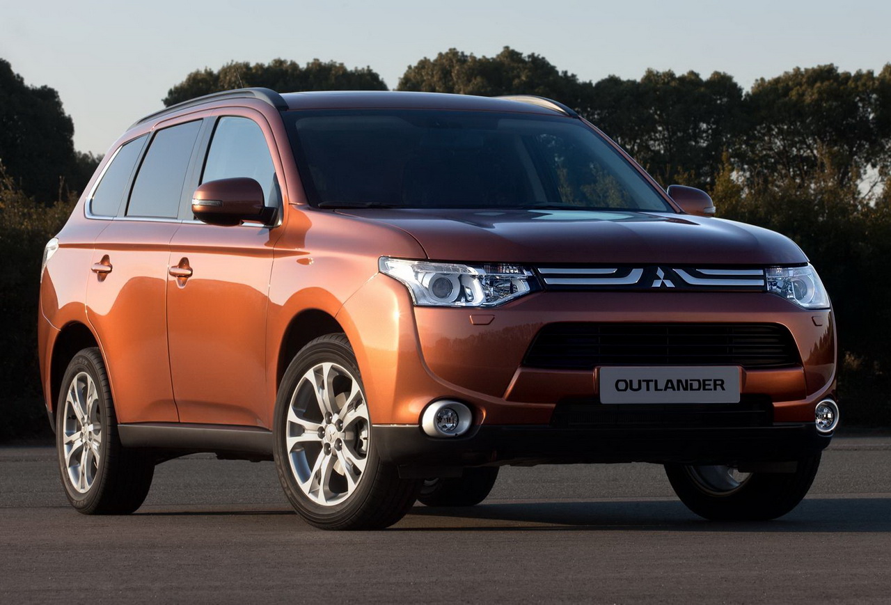 Mitsubishi Outlander 2013 (първа снимка)