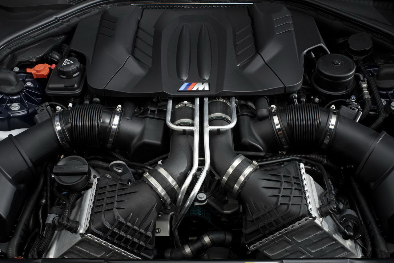 BMW M6 Coupe и M6 Convertible 2012