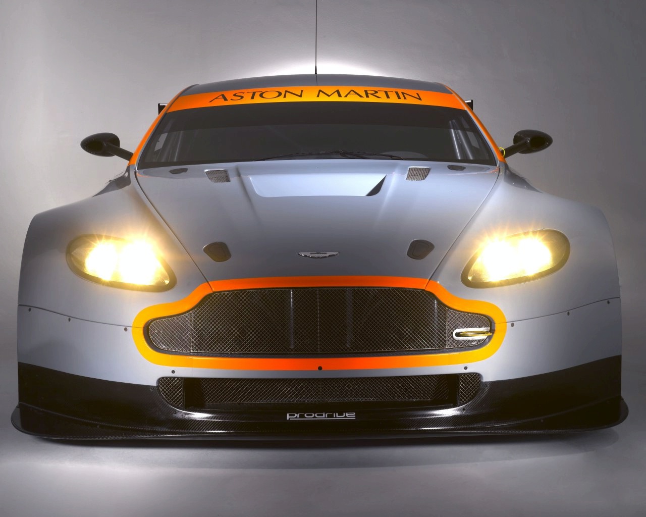 Aston Martin Vantage GT2