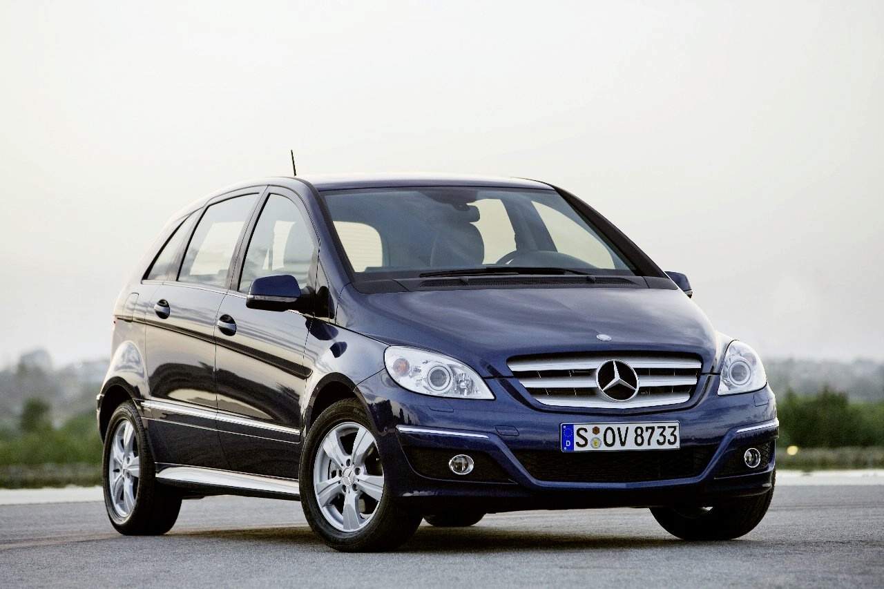 Mercedes B-Class facelift (нови снимки)