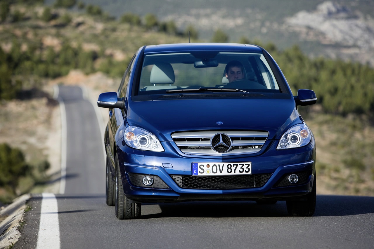 Mercedes B-Class facelift (нови снимки)