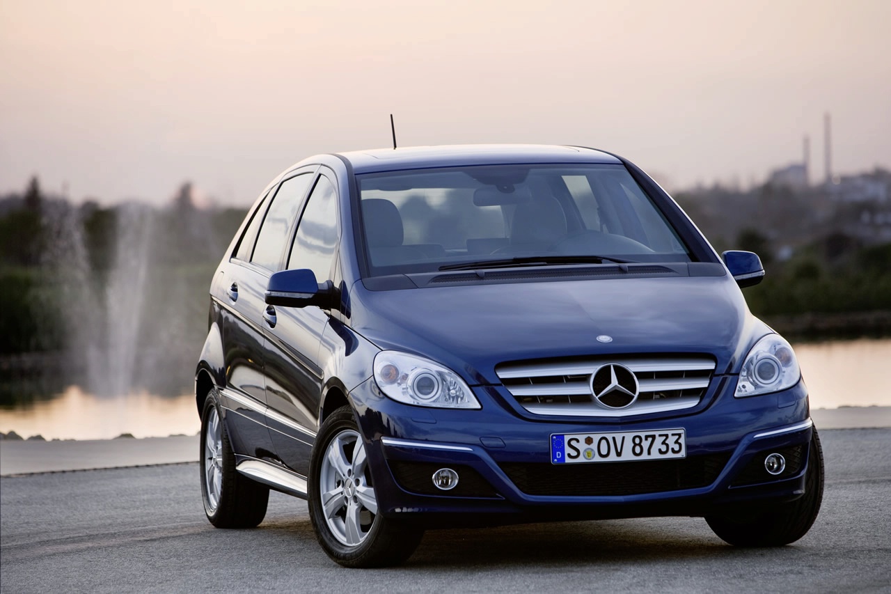 Mercedes B-Class facelift (нови снимки)