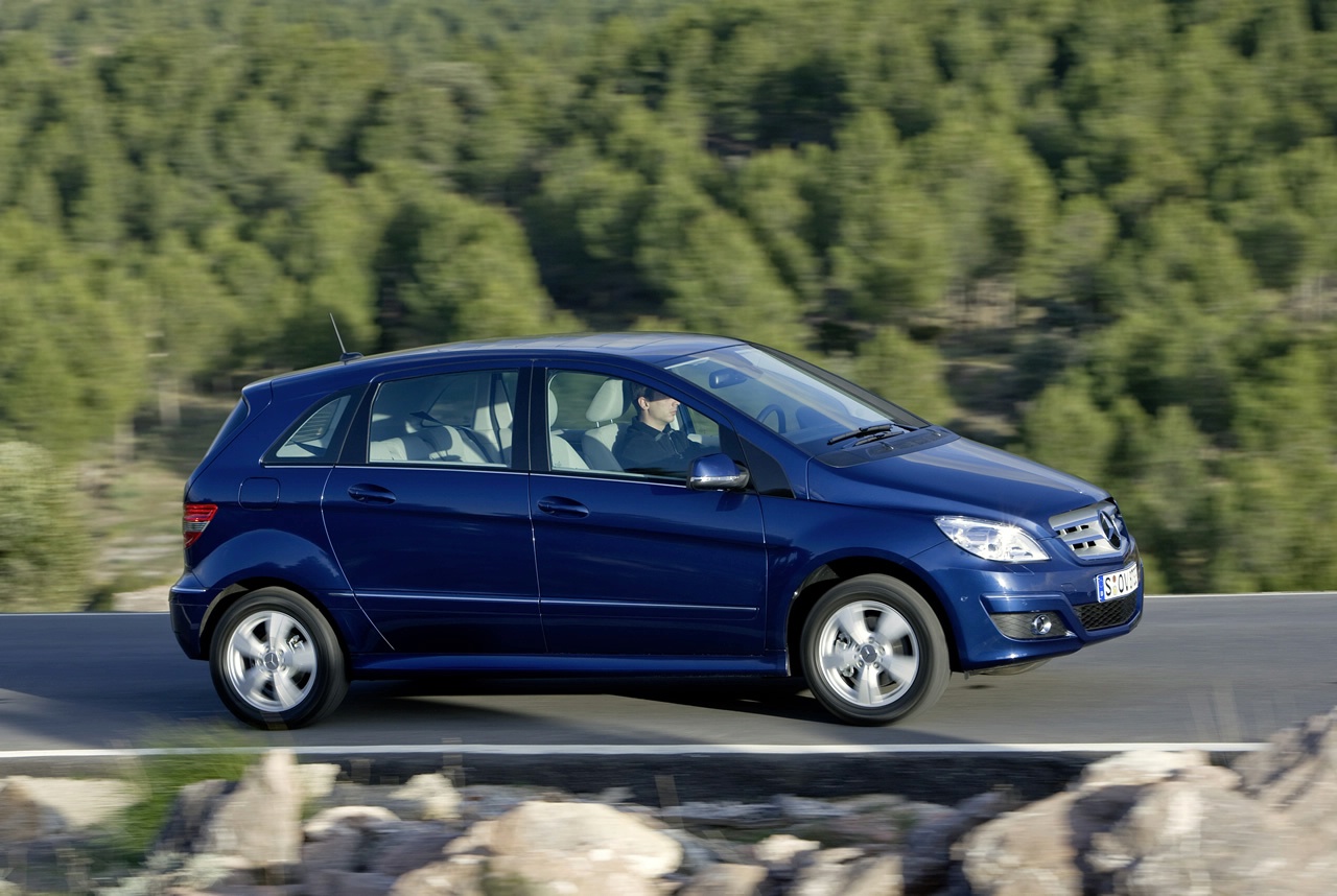 Mercedes B-Class facelift (нови снимки)