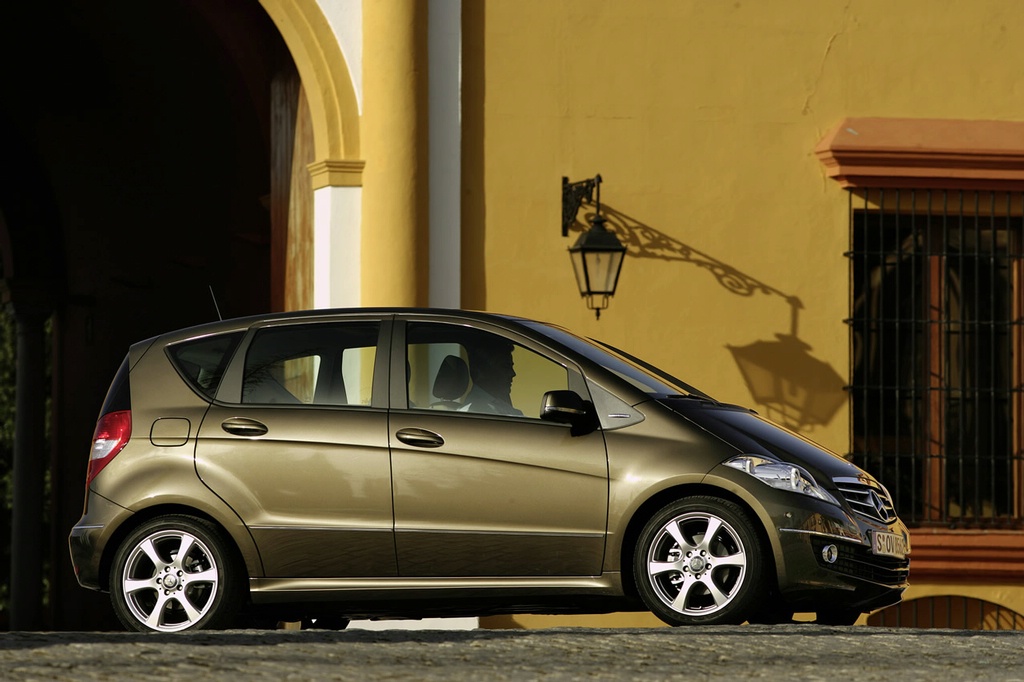 Mercedes A Class Facelift (нови сникми)