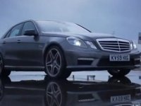 Mercedes ни зарадва с дрифт на E 63 AMG